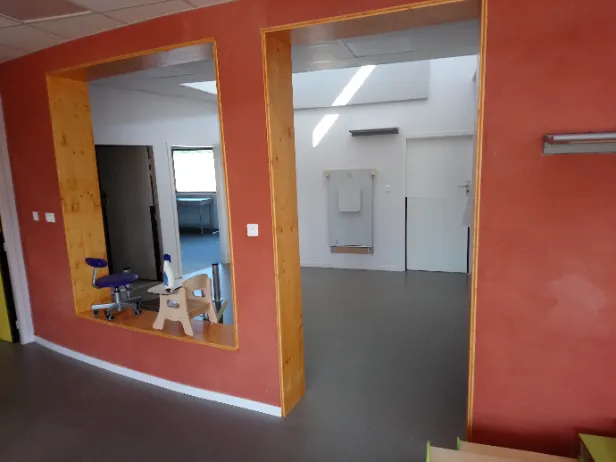 Photo 0 Habillage d'encadrement bétonDans ce projet situé